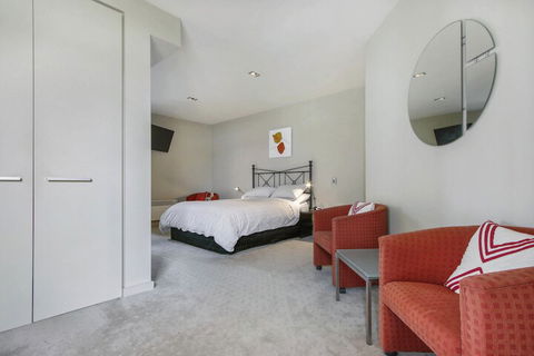 A Window On The Bay - Accommodation in Brisbane 3