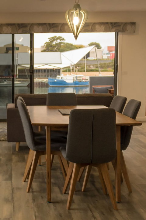 Ulverstone Waterfront Apartments - Accommodation in Brisbane 5