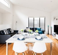 Centrepoint Units Ivanhoe - Accommodation in Brisbane