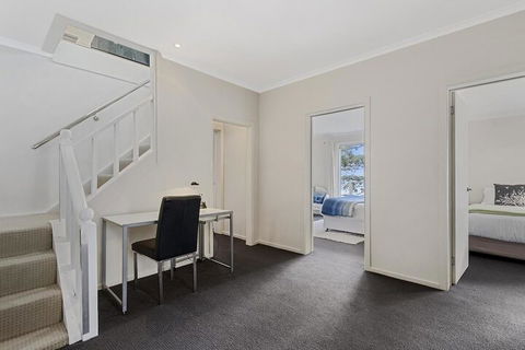 Hidden Bay - 5 BR Luxury Waterfront - Accommodation in Brisbane 6