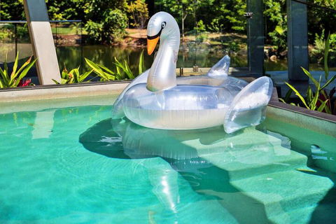 Alkira Award Winning Luxury Holiday Home - Accommodation in Brisbane 5
