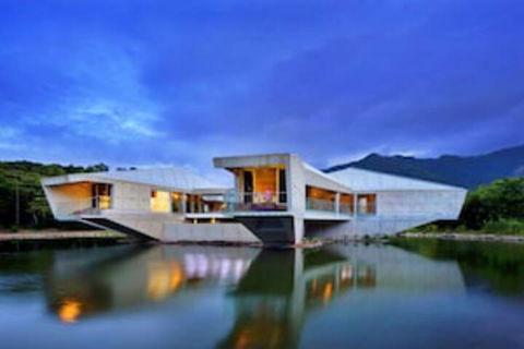 Alkira Award Winning Luxury Holiday Home - Accommodation in Brisbane 0