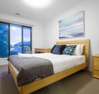 104 Sanctuary Lake Donatella Retreat - Accommodation in Brisbane