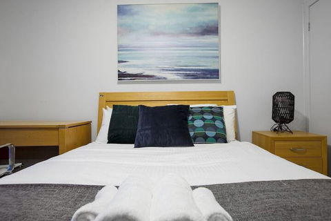 104 Sanctuary Lake Donatella Retreat - Accommodation in Brisbane 7