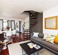 Spacious City 2 BR House Fit 6 PP - Accommodation in Brisbane