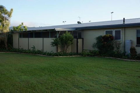 YAL Cairns A Motel That Makes A Difference - Accommodation in Brisbane 1