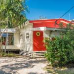 A SWEET ESCAPE Beachcombers Cottage Beachfront - Accommodation in Brisbane 0