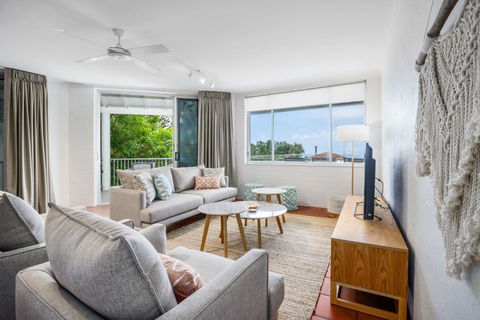 Modern & Comfortable Apartment Close To The Beach - Accommodation in Brisbane 2
