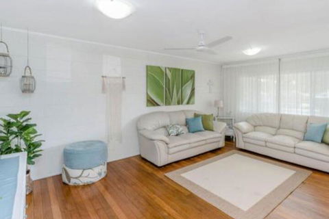 Finlays Retreat Pet Friendly House Yamba - Accommodation in Brisbane 2