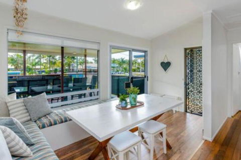 Finlays Retreat Pet Friendly House Yamba - Accommodation in Brisbane 0