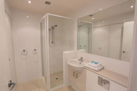 Delightful Family Apartment In Modern Complex - Accommodation in Brisbane 5