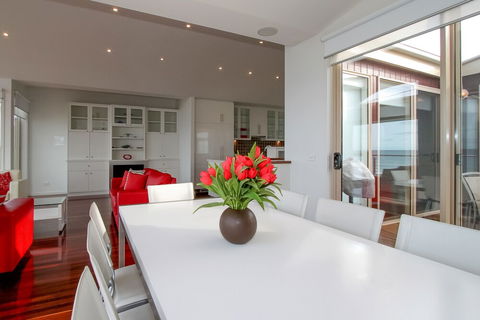 Aqua Luna - Accommodation in Brisbane 5