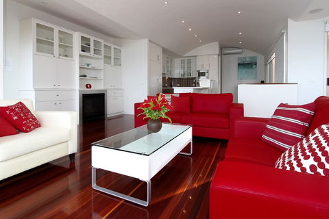 Aqua Luna - Accommodation in Brisbane 0