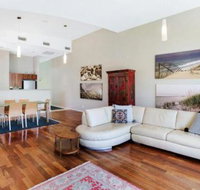 Breath Taking Waterfront - Accommodation in Brisbane