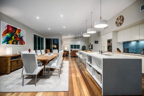 Luxury Tropical Haven Pacific Avenue Sunshine Beach - Accommodation in Brisbane 1