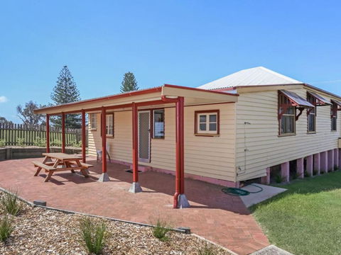 Yamba Pilot Cottage 1 Pets Welcome Close To Beach - Accommodation in Brisbane 4