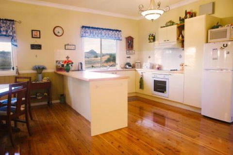 Milford Country Cottages - Accommodation in Brisbane 4