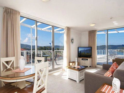 Bella Mare 2 Bedroom Ocean View Terrace Apt - Accommodation in Brisbane 3