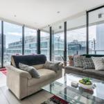 LIGHT AIRY SPACIOUS QUEENS ROAD APARTMENT - Accommodation in Brisbane 0