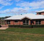 Country Meets Town - Accommodation in Brisbane