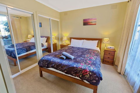 Above Sunset 100m From The Paynesville Lakes - Accommodation in Brisbane 1
