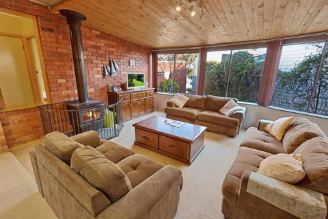 Above Sunset 100m From The Paynesville Lakes - Accommodation in Brisbane 2
