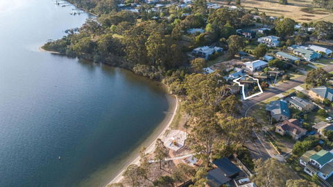 Above Sunset 100m From The Paynesville Lakes - Accommodation in Brisbane 4