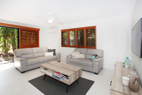 FABULOUS HOLIDAY HIDEAWAY COOLUM BEACH - Accommodation in Brisbane 2