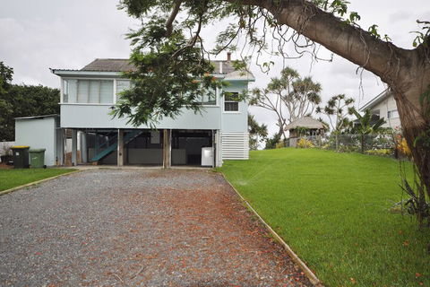 Golden Sands At Beachmere - Accommodation in Brisbane 1