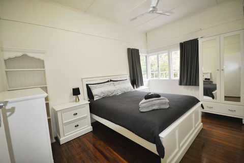 Golden Sands At Beachmere - Accommodation in Brisbane 4