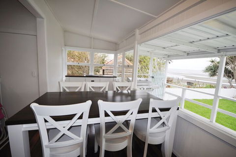 Golden Sands At Beachmere - Accommodation in Brisbane 6