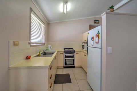 Affordable Holiday Home - Accommodation in Brisbane 7