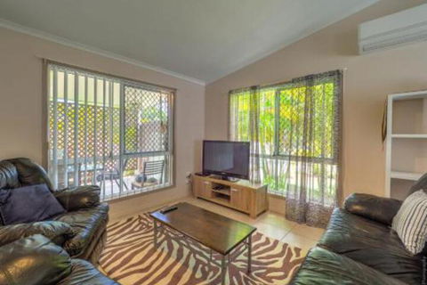 Affordable Holiday Home - Accommodation in Brisbane 0