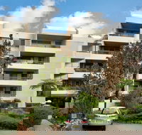 Newly Renovate Immaculate Cremorne One Bedroom Apartment CREM4 - Accommodation in Brisbane