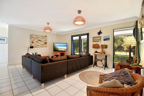 Innisfree Pet Friendly 2 Mins To Beach - Accommodation in Brisbane 2