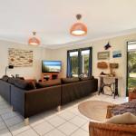 Innisfree Pet Friendly 2 Mins To Beach - Accommodation in Brisbane 0