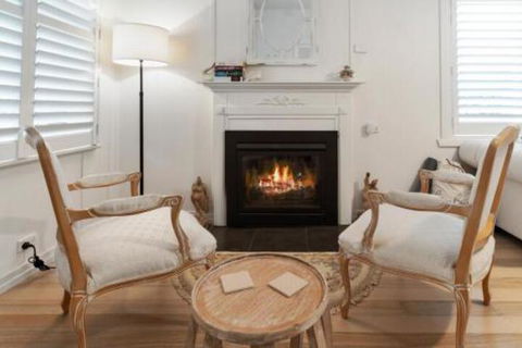 Amber Cottage Luxury Seaside Retreat With Outdoor Spa! - Accommodation in Brisbane 2