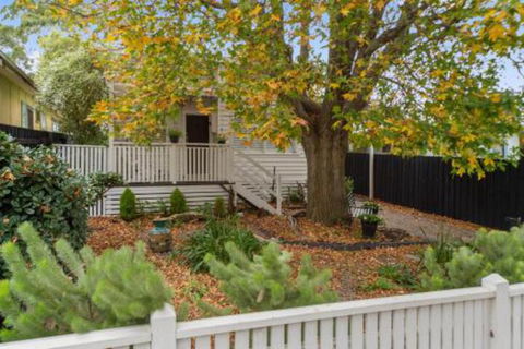 Amber Cottage Luxury Seaside Retreat With Outdoor Spa! - Accommodation in Brisbane 6