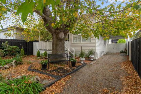 Amber Cottage Luxury Seaside Retreat With Outdoor Spa! - Accommodation in Brisbane 7