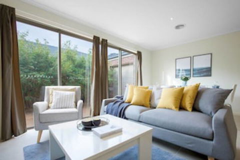 Spacious Lovely Home In Point Cook - Accommodation in Brisbane 0