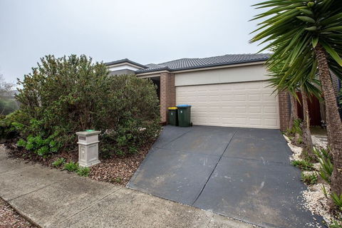 Gorgeous 4BR Home In Point Cook - Accommodation in Brisbane 6