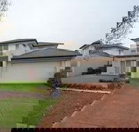 Superb Luxe 5BR Housepoint Cook Near Lake - Accommodation in Brisbane