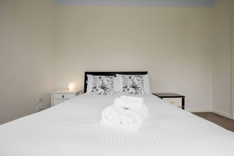 Superb Luxe 5BR House@point Cook Near Lake - Accommodation in Brisbane 5