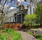 Cloudsong Chalet 2 Close to the village centre - Accommodation in Brisbane