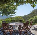 Taliesin Beautiful 4 bedroom home with amazing views - Accommodation in Brisbane