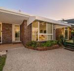 Woorim Secluded Palms Cottage - Accommodation in Brisbane