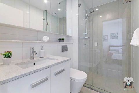 SouthWest LIVERPOOL Amazing View 2Bed APT NLP100A - Accommodation in Brisbane 4