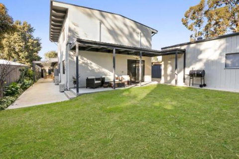 Easy Living Bayside Accommodation - Accommodation in Brisbane 4