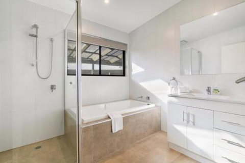 Easy Living Bayside Accommodation - Accommodation in Brisbane 2