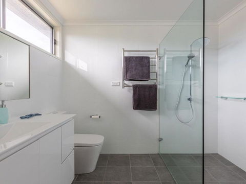 Aloha Direct Beach Access From Property - Accommodation in Brisbane 4